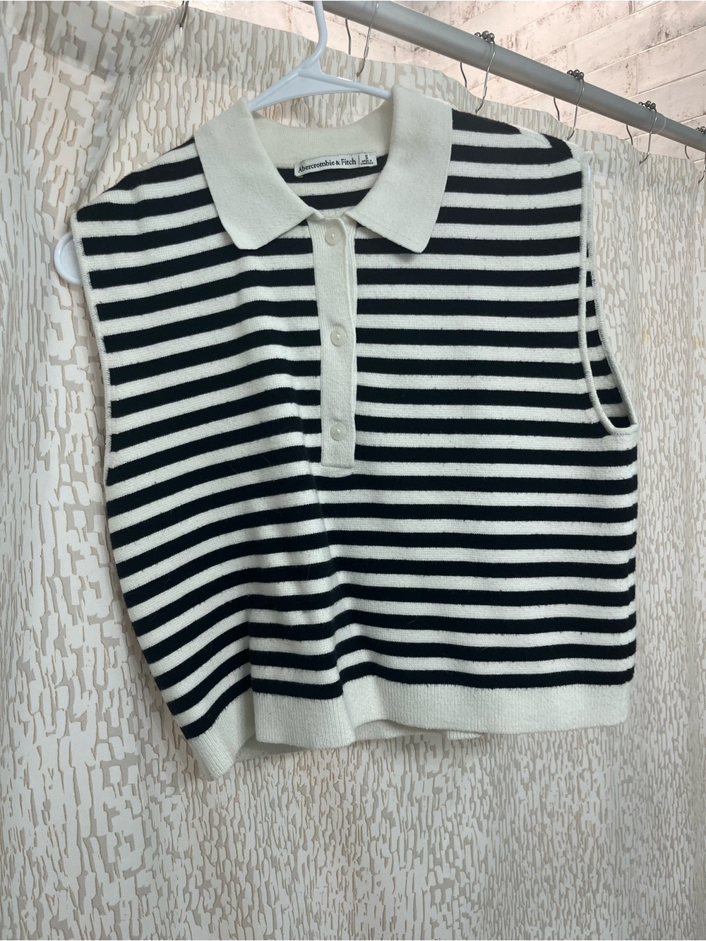 Abercrombie & Fitch Black and White Striped Sleeveless Polo Top